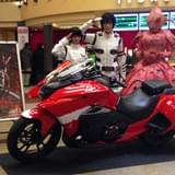 お披露目された「NM4-02 紅天蛾バージョン」