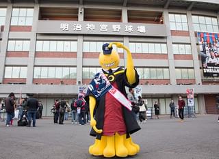 明治神宮球場を訪問した殺せんせー