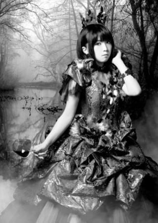 「空戦魔導士候補生の教官」OPは野水いおり、EDはla la larksが担当