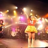 「鈴⽊このみ18歳!! 私がオバさんになっても」ライブの様子