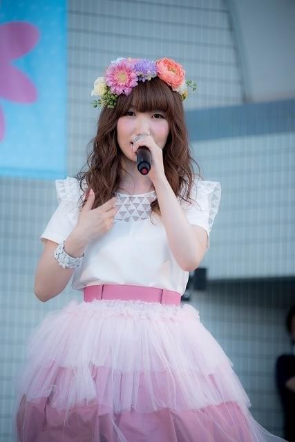 声優・内田彩のフリーライブに3000人のファンが集結 誕生日サプライズ