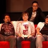 最終話先行上映会「乱歩奇譚 Game of Laplace ─赤い部屋─」に登壇した岸誠二監督(右)、シリーズ構成・脚本・上江州誠(中)、アニメーションプロデューサー・比嘉勇二(左)、ノイタミナ編集長・森彬俊(後ろ)