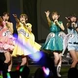 「耳の中へ」を歌うイヤホンズと浅野真澄