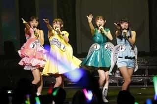 「耳の中へ」を歌うイヤホンズと浅野真澄