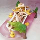 ドーナツのお風呂でご満悦な忍野忍の1/8スケールフィギュアが受注生産で発売決定
