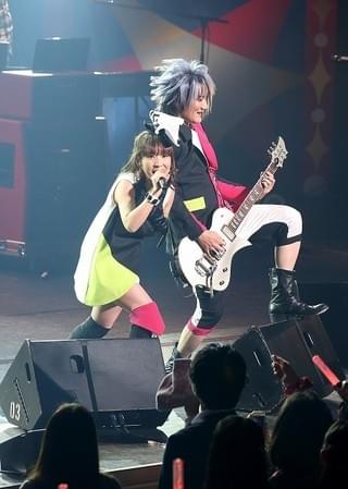 angelaが毎年恒例の年末ライブを開催 デビュー13周年を飾るライブ、ニューアルバムのリリースを発表