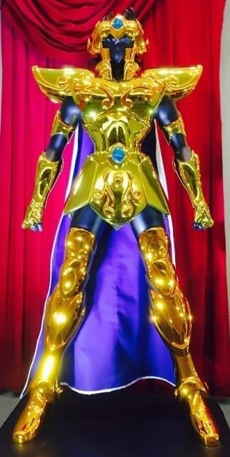 聖闘士星矢」30周年企画展に黄金聖闘士の等身大立像全12体が集結