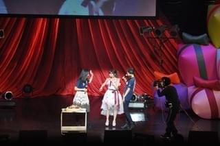 渡部優衣と山口立花子らがサプライズ登場