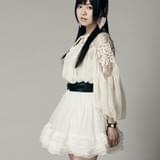 鈴木このみ、「Re:ゼロから始める異世界生活」先行上映イベントで新曲「Redo」を初披露