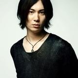 駒江クリストフ・ヨウスケ役の鈴木達央