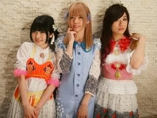 Mia REGINA（左より、上花楓裏、霧島若歌、ささかまリス子）