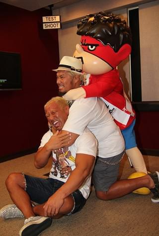 ダブルスリーパーで祝福!