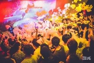 泡まみれで踊る「泡パ」と「GANTZ:O」がコラボしたダンスイベント 会場に巨大なGANTZ球も