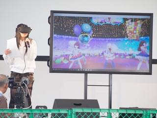 指出が会場でVRを体験