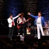 アニソン界の“帝王”水木一郎、45周年ライブで “大王”ささきいさおと豪華メドレー熱唱!