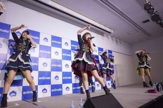 「i☆Ris」澁谷梓希デザインの衣装で17年第1弾シングルのリリースイベント