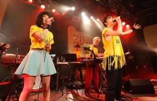 ライブ「Humming Maps vol.2」アンコールでのコラボの様子