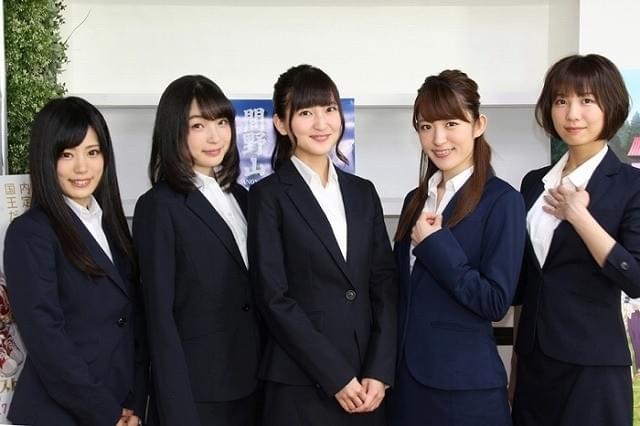 サクラクエスト ポスター サイン入り 小松未可子 上田麗奈 安済知佳 など５名 サクラクエスト」七瀬彩夏ら観光協会の5人が語る、お仕事シリーズの