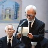 宮崎駿監督、高畑勲監督との別れに涙「ありがとう」「忘れない」関係者1200人が見送る