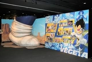 大猿化したベジータに“踏まれながら”撮影可能