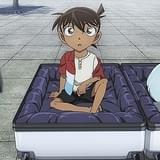 キッドによってシンガポールに連れてこられたコナン