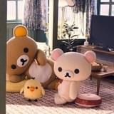 「リラックマとカオルさん展」7月開催決定 持参のぬいぐるみを撮影できるスポット設置