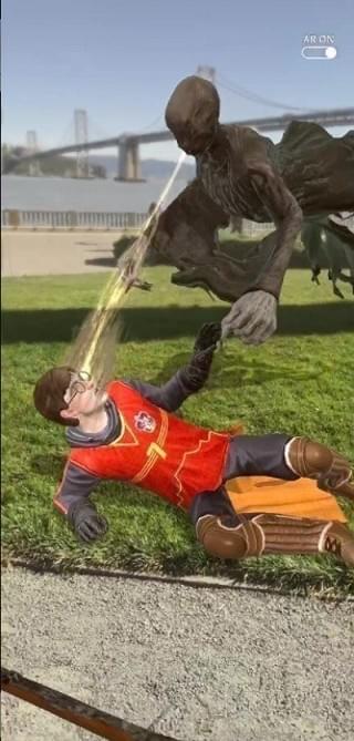 PORTKEY GAMES, WIZARDING WORLD, HARRY POTTER: WIZARDS UNITE, characters, names and related indicia (C) and TM Warner Bros. Entertainment Inc. Publishing Rights (C) J.K. Rowling. (C)Niantic, Inc. All Rights Reserved (s19)