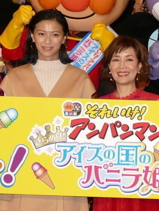 登壇した榮倉奈々と戸田恵子