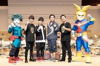 (左から)梶裕貴、山下大輝、林ゆうき、指揮者・横山奏