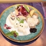 元気いっぱいなオラフをイメージしたフード