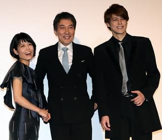 舞台挨拶を盛り上げた（左から） 沢城みゆき、役所広司、宮野真守