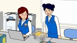 「田中さん」が演じる耐え子（左）と、愛美が演じる朝美ちゃん（右）