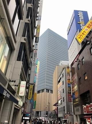 アニメイト池袋本店、「Hareza池袋」前の通り