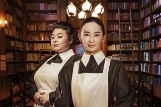 “飼育監”のイザベラ&クローネに扮する