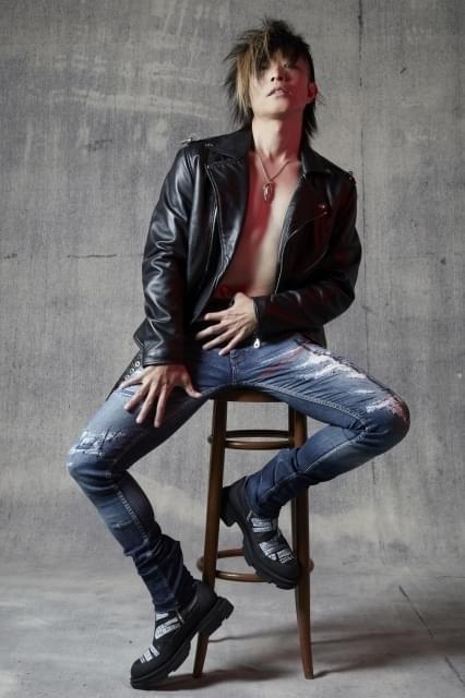 谷山紀章、44歳にして脱ぐ！」 別冊「VOICE STARS」レスリー・キー撮影