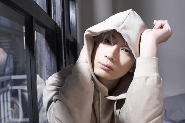 TVガイドVOICE STARS」最新号の表紙・特集は江口拓也 別冊は神谷浩史が