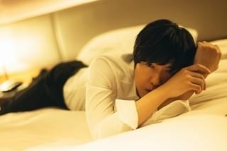 神谷浩史が表紙の「TVガイドVOICE STARS Dandyism」