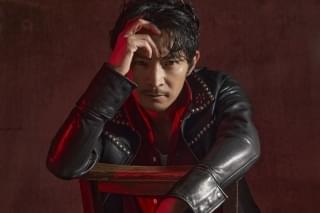 レスリー・キーの撮り下ろし連載に津田健次郎!