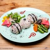 狗巻棘「ライスボールプレート」(単品1540円、ドリンクセット2090円)