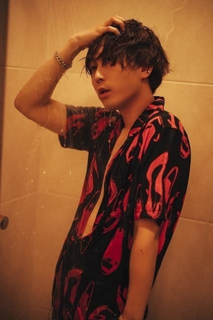 中島ヨシキが“裸ジャケット”初挑戦 初写真集から大胆セクシーカット