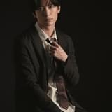 「anan」誌面に梅原裕一郎が初登場 占い特集のグラビアで“悪魔と天使”に