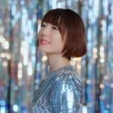 花澤香菜ニューアルバム収録曲のMV公開 華やか衣装の花澤が“ミラーボールダンサー”と共演