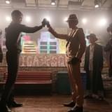 「MANKAI MOVIE『A3!』~AUTUMN & WINTER~」秋組の手錠生活、冬組の劇中劇などとらえた場面写真公開