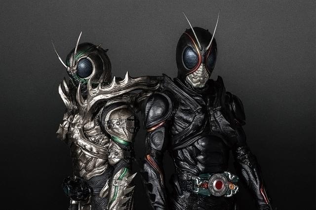 西島秀俊×中村倫也「仮面ライダーBLACK SUN」クランクアップ 新