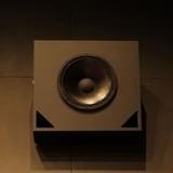 サラウンドスピーカー