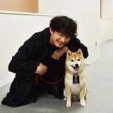 ドラマ「ナンバMG5」愛犬・松の声は津田健次郎だった ツーショット写真公開「めちゃくちゃかわいい!」