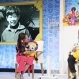 子ども時代の写真が披露された