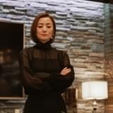 御手洗家の後妻、真希子を演じる鈴木京香