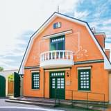 青春の丘の「地球屋」正面