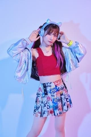 オープニングテーマアーティストのLiyuu